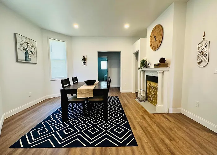 Beautiful 2 Bedroom - Easy Access * Pittsburgh