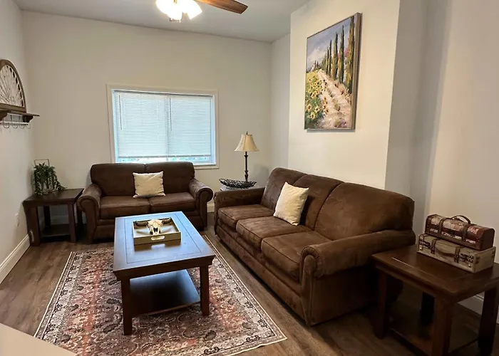 Beautiful 2 Bedroom - Easy Access * Pittsburgh
